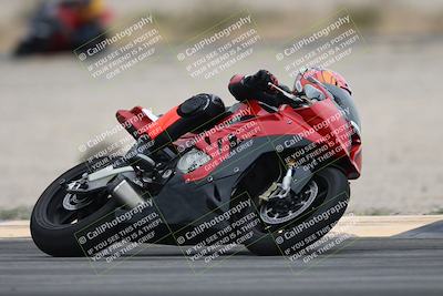 media/Nov-15-2025-Race Pace (Sat) [[8de605a2d8]]/Non Verified Riders (1st 20 Minutes)/Turn 4 (1010am)/